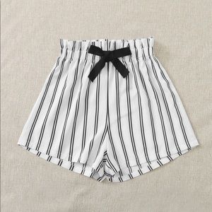 Paperbag waist striped shorts